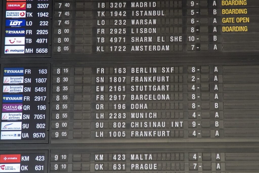 Brussels airport split flap board
