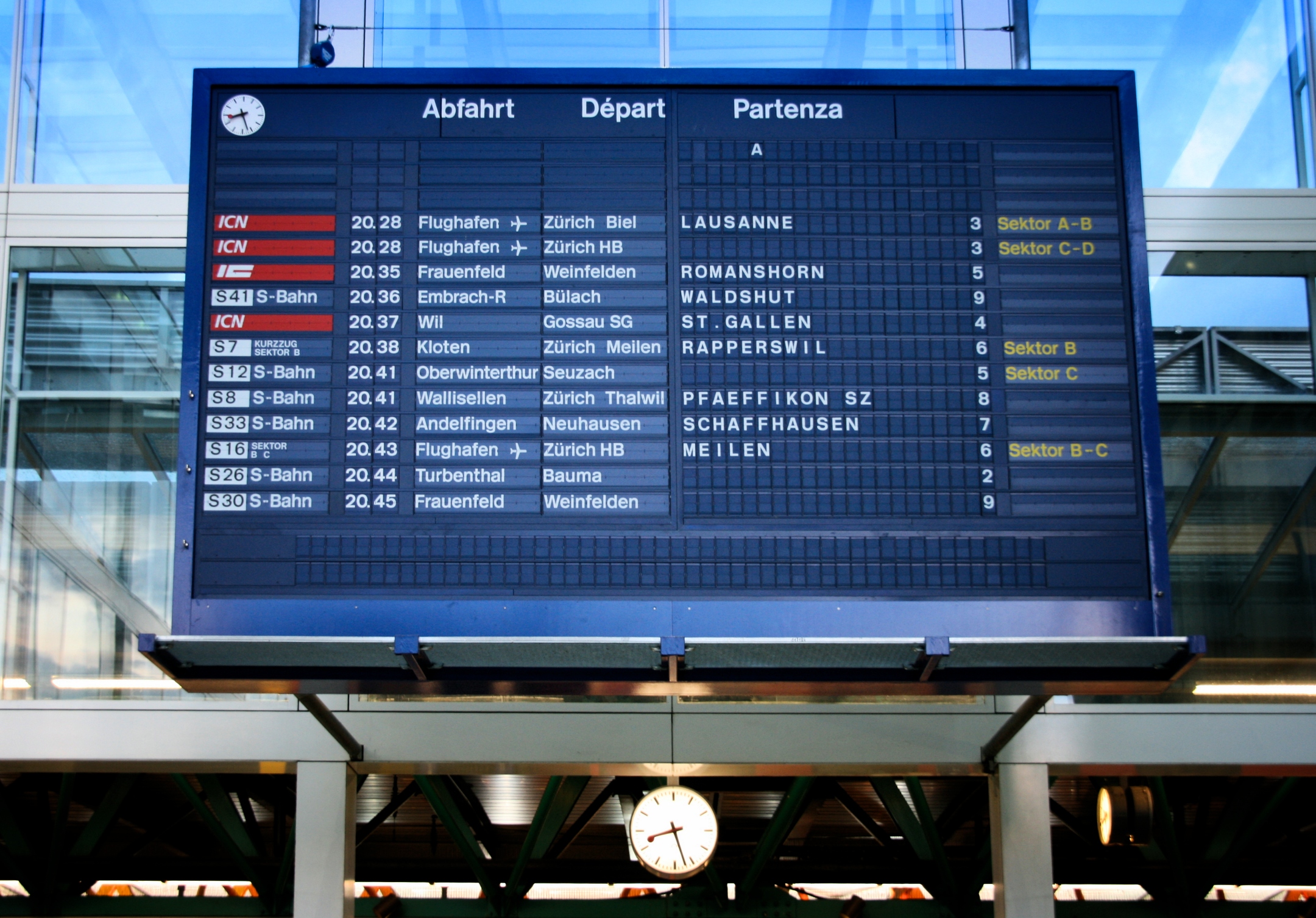 split flap tv boards history - railway station