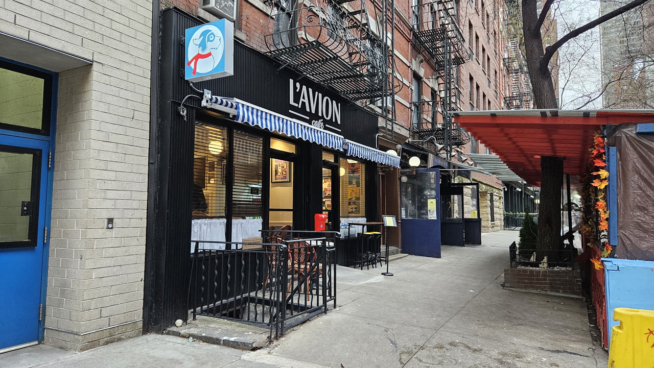 LAvion Café is an aviation theme coffee shop in New York City